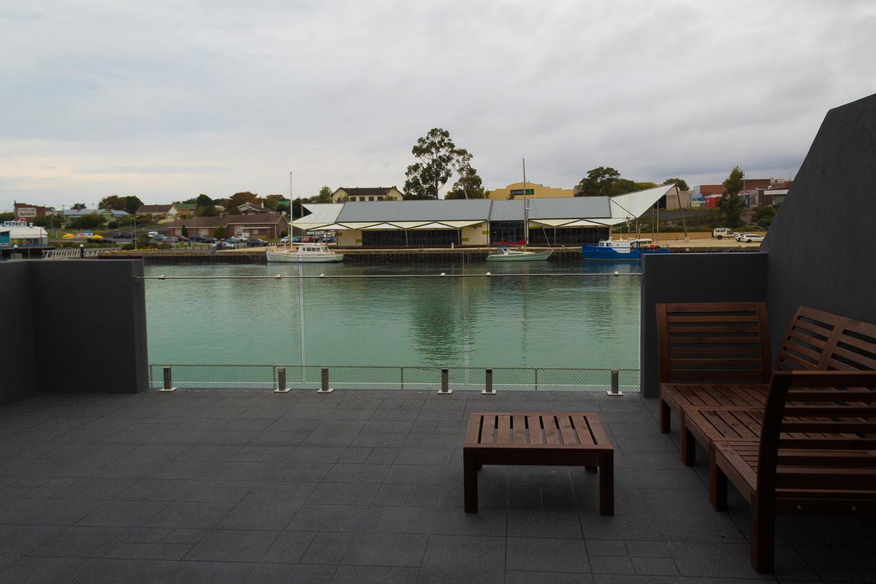 Ulverstone Waterfront Apartments Bagian luar foto