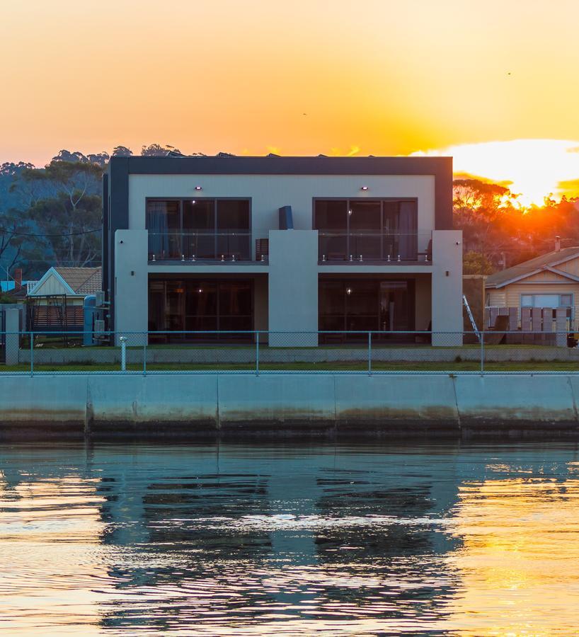 Ulverstone Waterfront Apartments Bagian luar foto